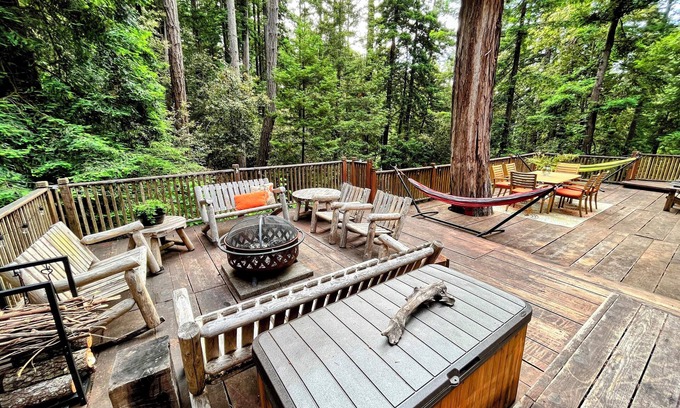 Pescadero Cabin | Family escape w/sauna nestled in the redwoods, near beaches, hiking, cycling