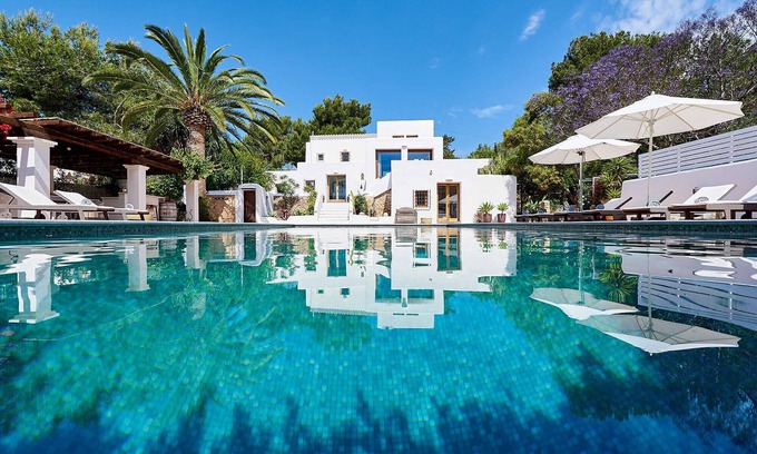 Santa Eulalia del Rio Villa | Family friendly authentic farmhouse with large pool and license