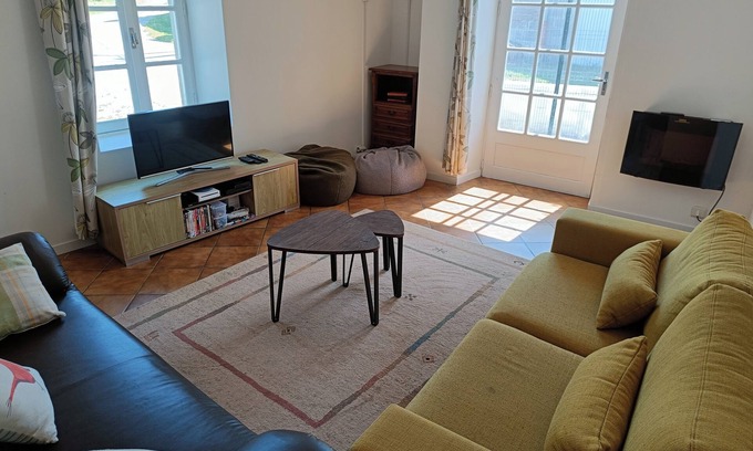 Vernoux-en-Gatine House | Family-friendly 3 bedroom home in the countryside!