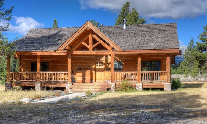 Big Sky House | Family-Friendly 5-Star Riverfront Home