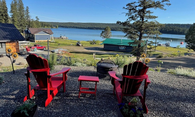 Lac La Hache Cabin | Family friendly Charming Lakeside cottage on Lac La Hache! Fun all year!