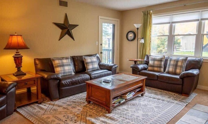 Ludlow Condo | Family-Friendly Condo at Okemo w/Fireplace