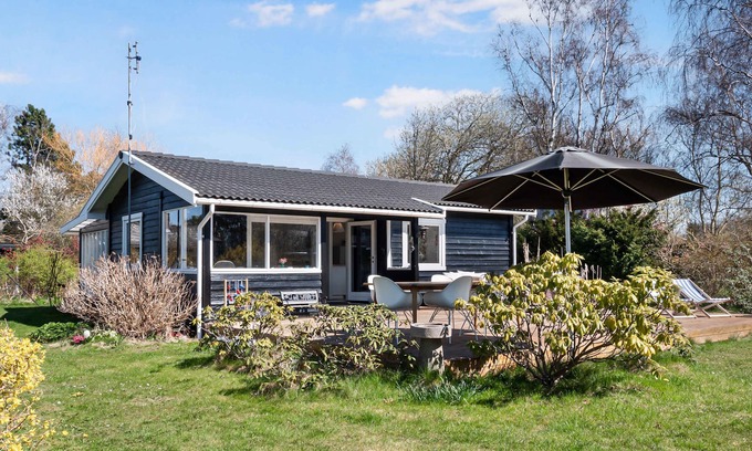 Yderby House | Family-friendly holiday home, 300 m from the beach