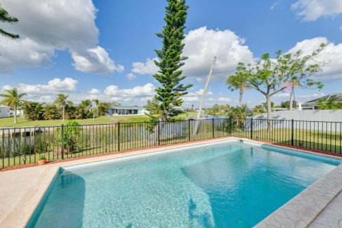 North Port House | Family Friendly! Games! Waterfront North Port Home