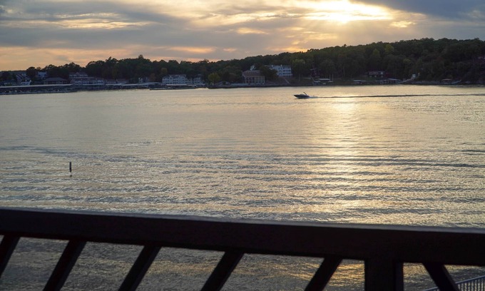 Osage Beach Apartment | Family-Friendly Lakefront Condo with Breathtaking Views