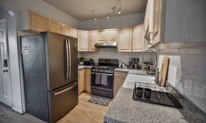 West Town Apartment | Family Fun Haven Summ