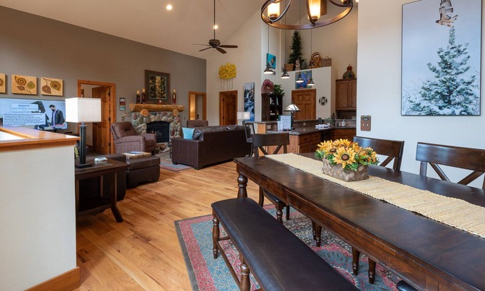 Aspen Brook House | Family Gathering Home! Beautiful, Spacious, Clean! Next to Rocky Mtn N.P., YMCA