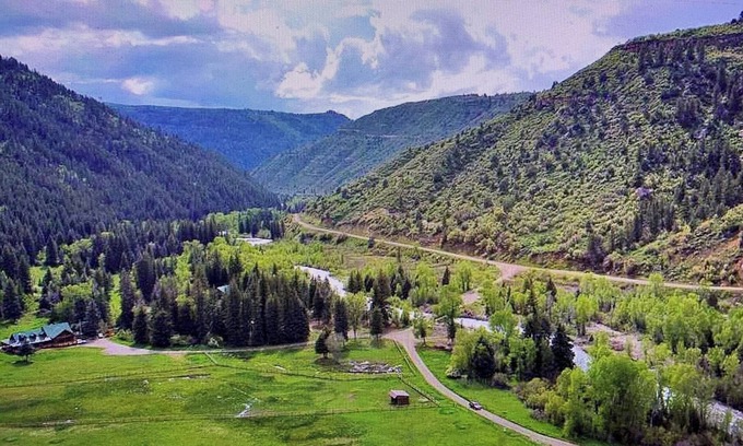 Somerset Cabin | Family Retreat on River in Raggeds with WiFi on Kebler PassnMeal Plans Available