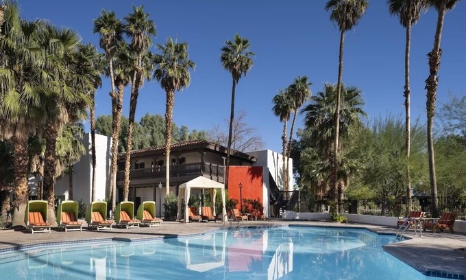 Borrego Springs Hotel | Family Retreat: Cozy Resort with 5 Pools & Adventure Sports On-Site