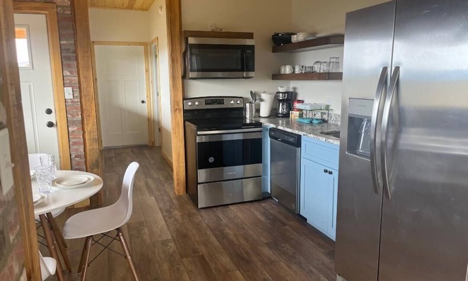 Clarksville Cabin | Family-sized cabin with a breathtaking view and firepit!