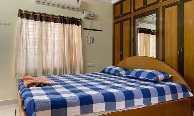 Tirupati Condo | Family-sized Penthouse with 2 min walk to Reliance Mart & Hospital