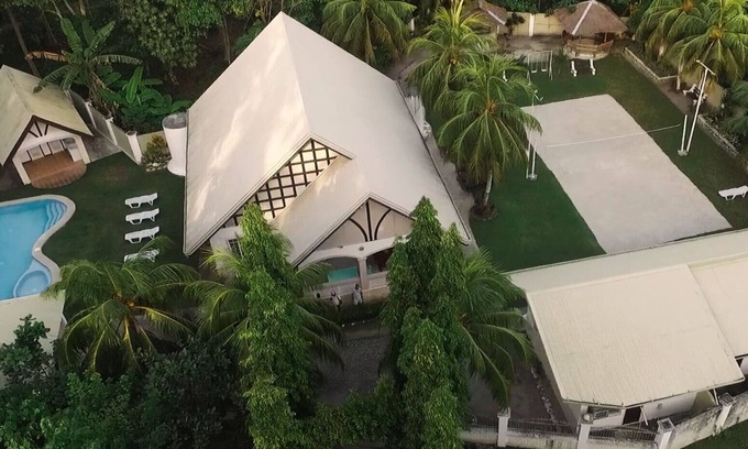 Looc Villa | Family villa with pool on Panglao Island close to beach and dive sites
