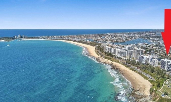 Mooloolaba Apartment | Fantastic location for this beachside Luxurious 2 Bedroom Apartment. Sit on the balcony and enjoy