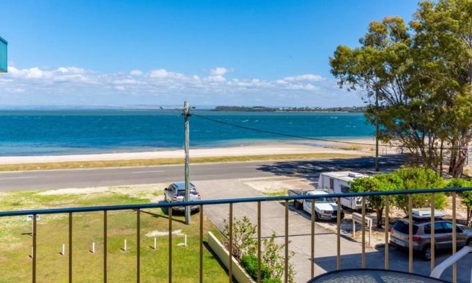 Bongaree House | Fantastic Views from this top floor unit!