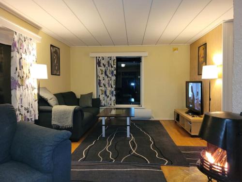Trondheim Apartment | Fargerik retro enebolig,parkering på stedet!