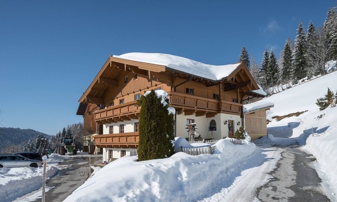 Wagrain Apartment | Farmhouse: Alpine Retreat with Mountain Views