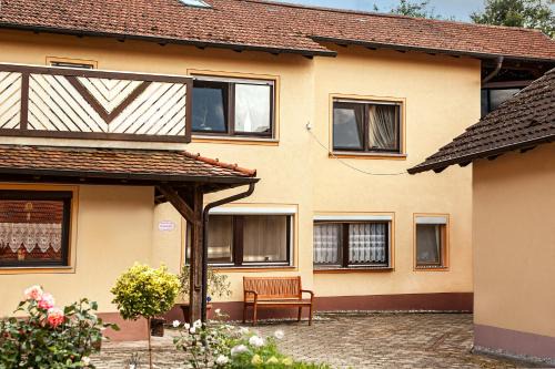 Burgpreppach Apartment | Farmhouse Apartment