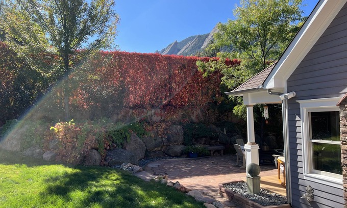 Flagstaff Other | Farmhouse Charm at the Base of the Flatirons, Steps to Chautauqua & Trails