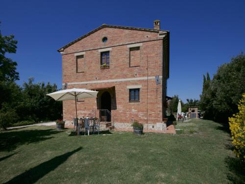 Torre A Castello House | Farmhouse in Tuscany near Siena & Hot Springs