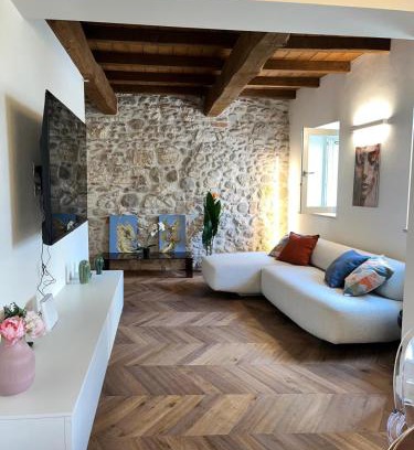 Centro Storico Apartment | Fascino in Centro with private parking and two Rooms