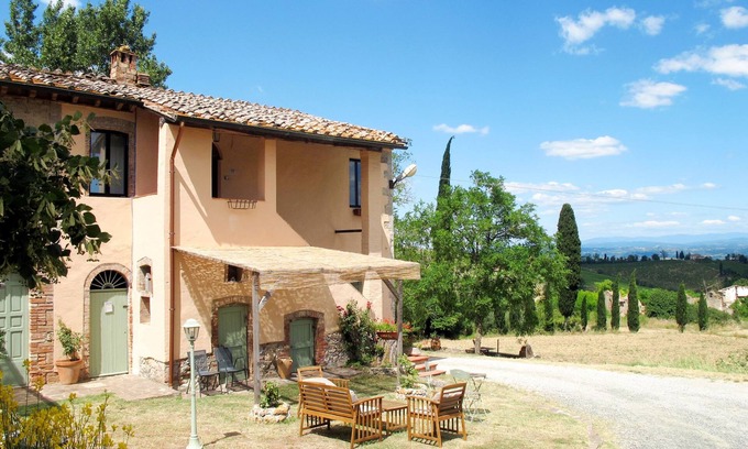 San Gimignano Apartment | Fattoria di Fugnano by Interhome