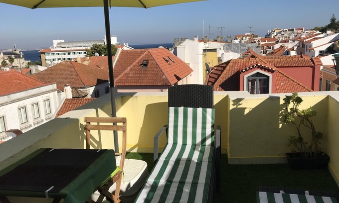 Cascais Apartment | Feel at Home 150m from Seaside and Beach