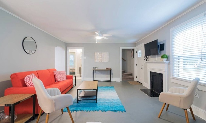 Charlotte House | Feels Like Home! 4BR Charming Conveniently Located