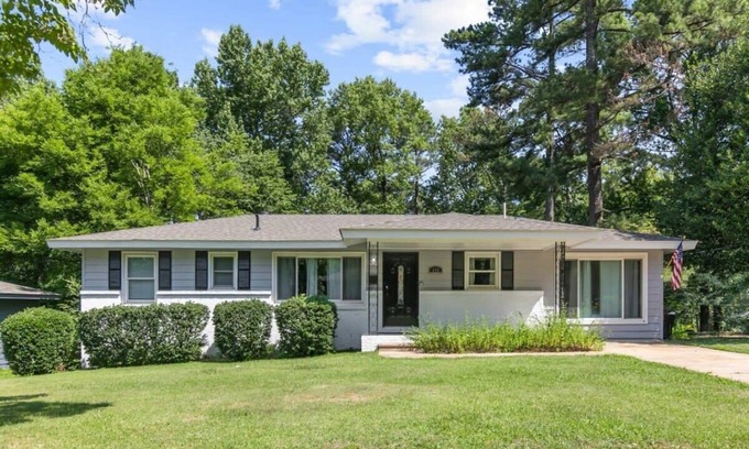 New Castle House | Fenced Yard with Private Pool! Close to Hospital