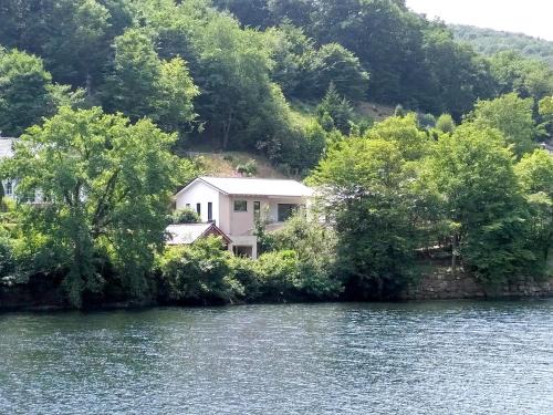 Heimbach House | Ferienhaus 'Freund am See' 3