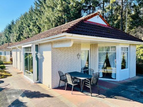 Haren House | Ferienhaus Bungalow Schloß Dankern für 6 Personen