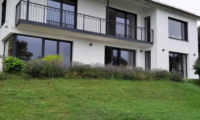 Bergen House | Ferienhaus Mountain View Lodge 250 qm mit 3 Schlafzimmer u. 3 Bäder