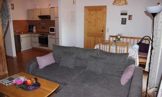 Eggstatt Apartment | Ferienwohnung 1, 70qm, 2 Schlafzimmer, Balkon