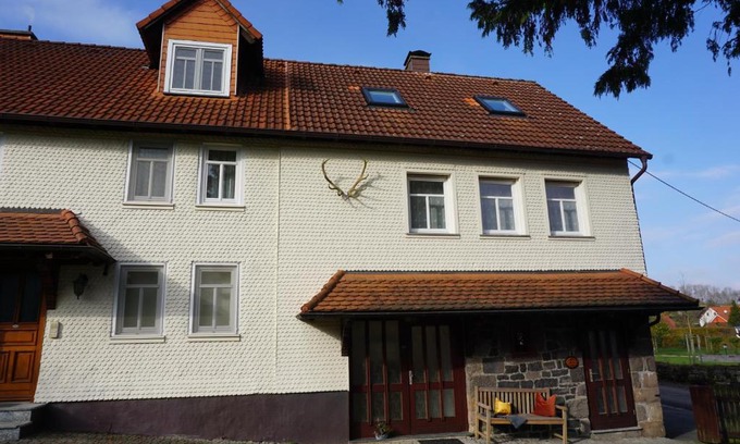 Bermuthshain House | Ferienwohnung Altes Forsthaus Hella