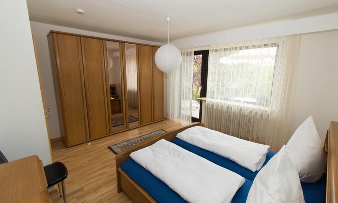Espasingen Apartment | Ferienwohnung Auer