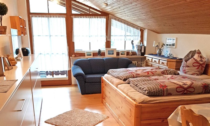 Aschau im Chiemgau Apartment | Ferienwohnung "Bergblickl" 28 qm, Dachgeschoss mit Balkon