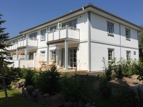 Rettin Apartment | Ferienwohnung Bogenstahl