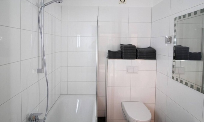 Refrath Apartment | Ferienwohnung Bergisch-gladbach B01, 75qm, 2 Schlafzimmer, 1 Wohn-/ Schlafzimmer, Max. 4 Personen