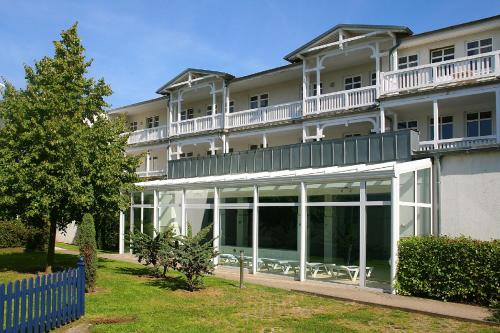 Gohren Apartment | Ferienwohnung mit Schwimmbadnutzung in Sellin - Haus Strandeck FeWo 14