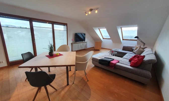 Merzig Apartment | Ferienwohnung Nussbaum