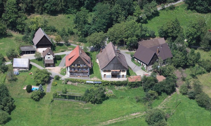 Schiltach Apartment | Ferienwohnung Panoramablick, 2 Schlafzimmer, max. 4 Personen