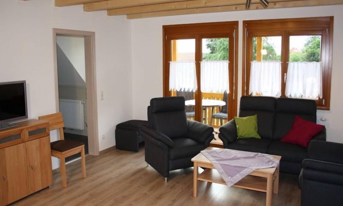Neuried Apartment | Ferienwohnung Schwarzwaldblick mit 65 qm, 2 Schlafzimmer, für maximal 5 Personen