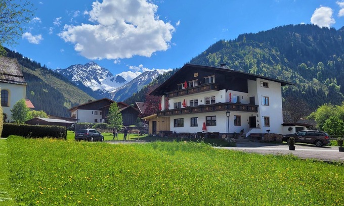 Bichlbach Apartment | Ferienwohnungen Haus Almrausch - Waldrausch