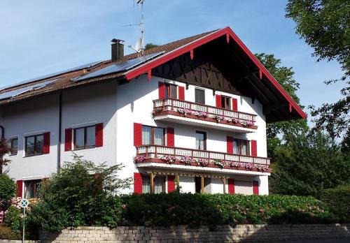 Rimsting Apartment | Ferienwohnungen Maderhof