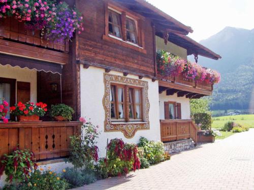 Inzell House | Ferienwohnungen mit Bergblick