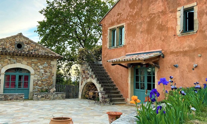 Gigondas House | Ferme Rénovée : Vignes, Silence, Piscine et vue à Couper le Souffle, de 2 à 20p