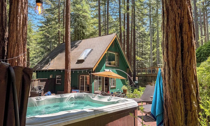Guerneville House | Fern Woods~Classic Redwood Cabin with Sweeping Decks! HotTub/WiFi/Pup