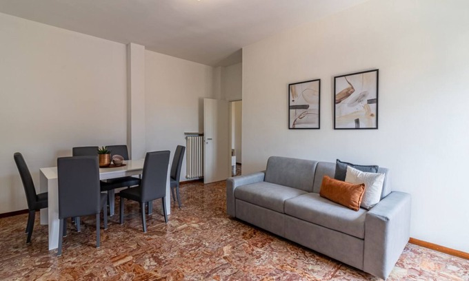Ferrara Apartment | Ferrara Fair Huge Apartment x7!