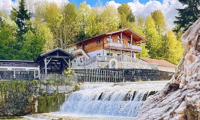 Kiefersfelden Apartment | Fewo Bachperle mit Terrasse im Alpenlandhaus Zentral und Gleichzeitig Naturnah Gelegen