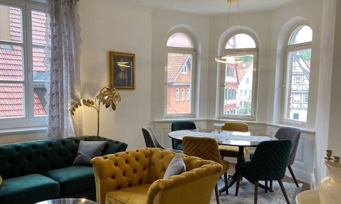 Muensingen Apartment | Fewo Grete 100qm, 3 Schlafräume, 2 Bäder, Dachterrasse, Max. 6 Personen