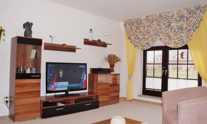 Middelhagen Apartment | FEWO thatched roof 47004 - Thatched cottage 47001